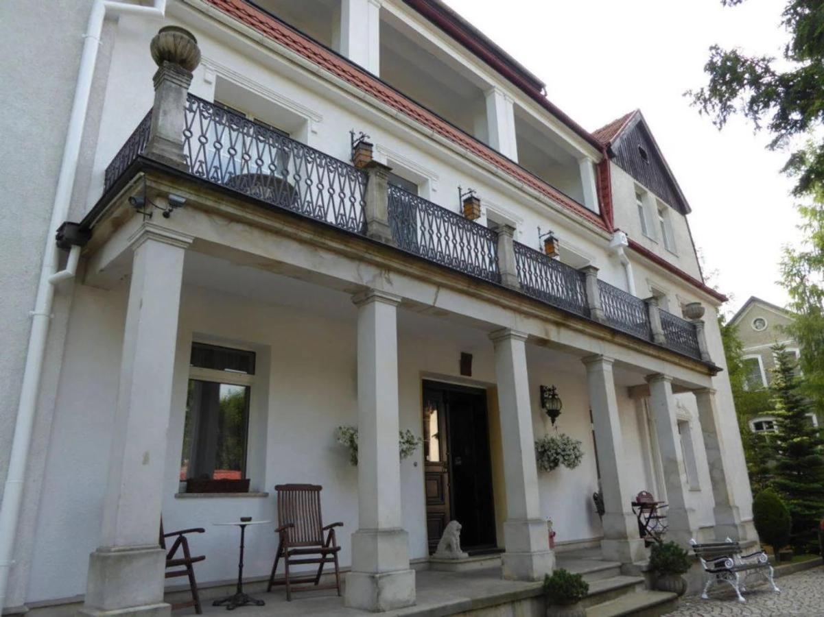 クドヴァ・ズドゥルイ Viilla Rezidence Bed & Breakfast エクステリア 写真